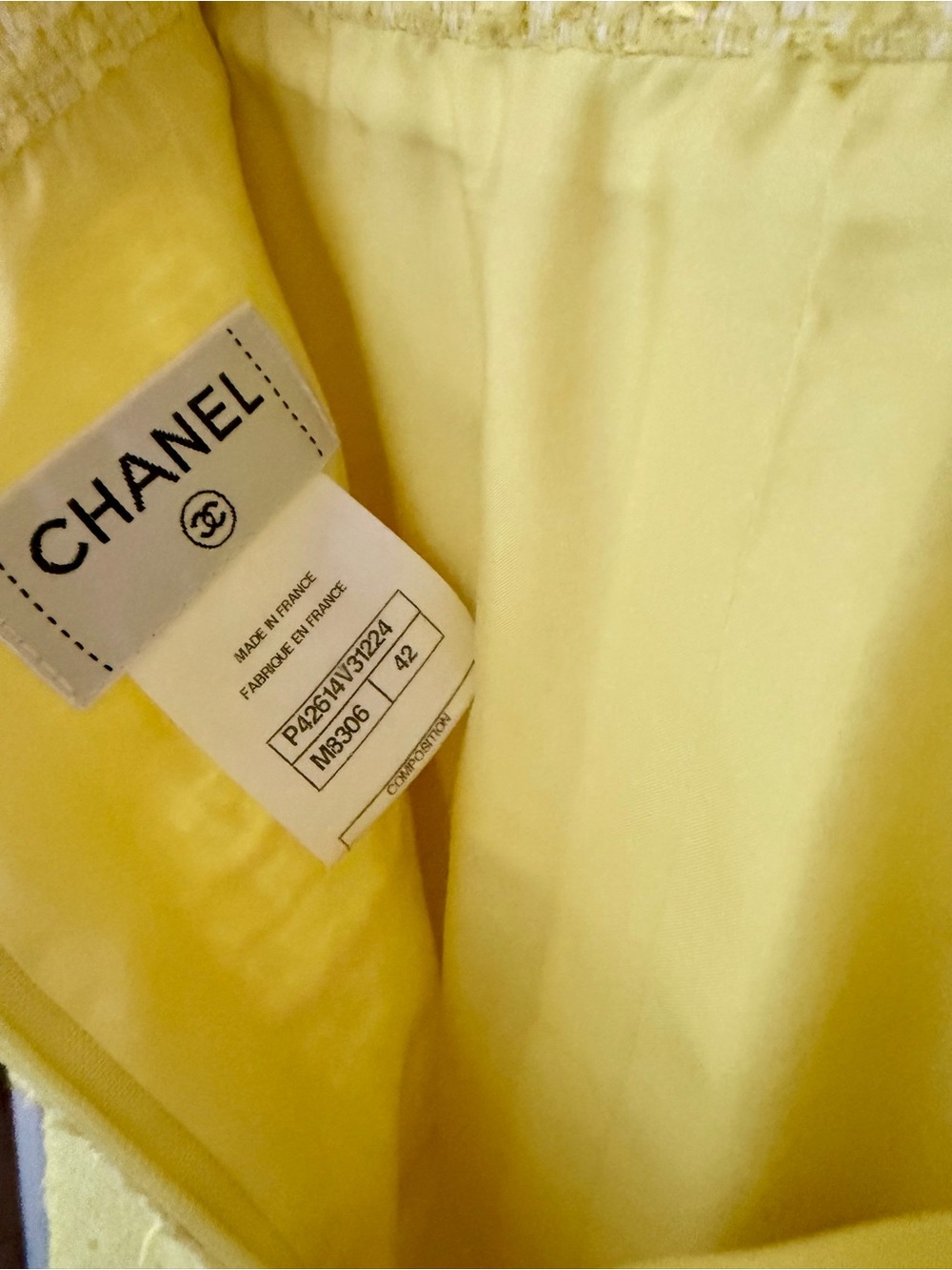 CHANEL Spring 2011 Yellow Boucle’ Tweed Skirt Suit - Picture 12 of 12